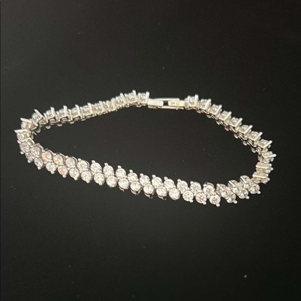Elegant Silver  Tennis Bracelet with Sparkling Accents